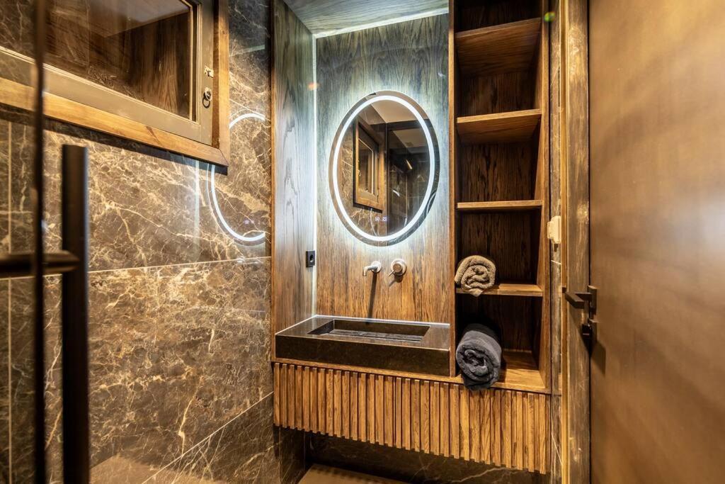 Thebridge29 Boutique Apartment Бреда Экстерьер фото